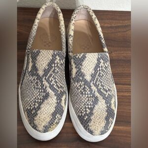 Vince Camuto Cream and Gray Patterned Sneakers